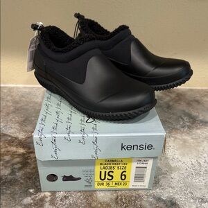 Kensie Black Slip-On Sneakers